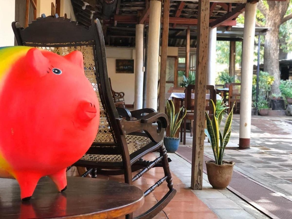 Casa De Los Berrios Леон Экстерьер фото